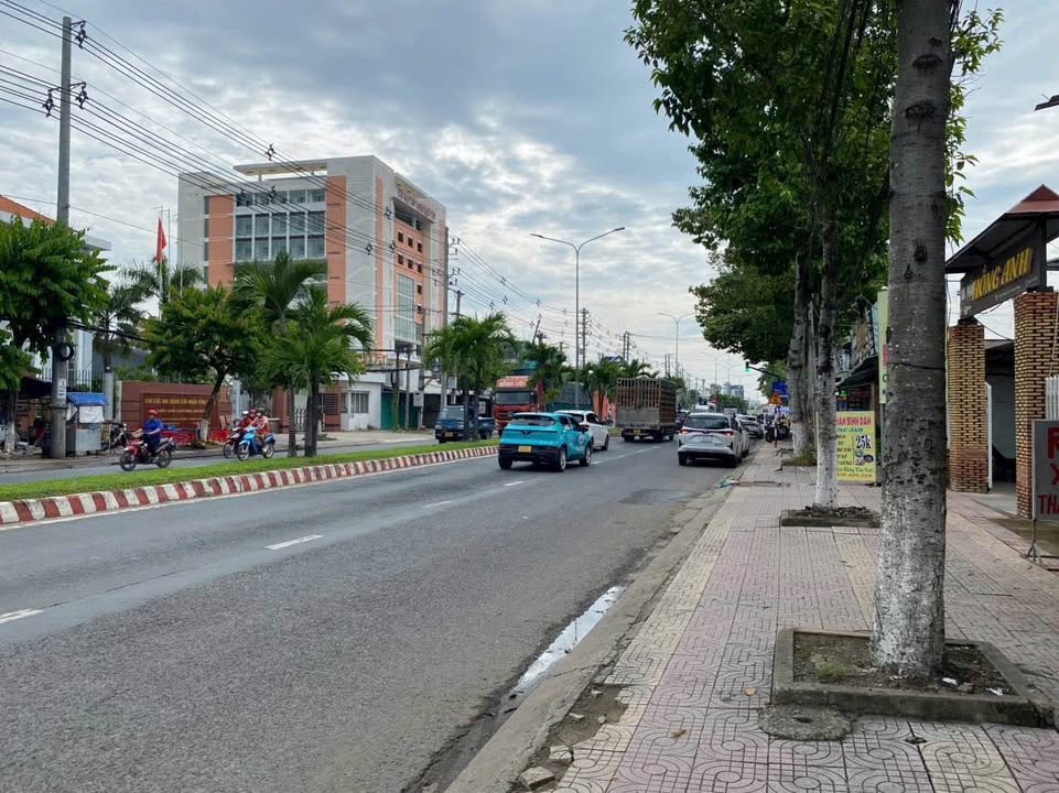 Bán Đất tặng Nhà Mặt Tiền Đường Phó Cơ Điều, Vĩnh Long 263m² - Kinh Doanh Đỉnh Cao!