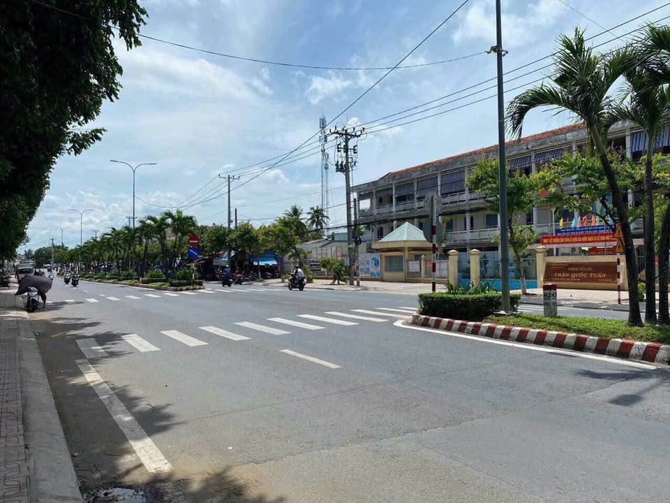 Nhà mặt tiền Trần Phú, Vĩnh Long 160m² giá 7.8 tỷ - Cơ hội kinh doanh đắc địa!