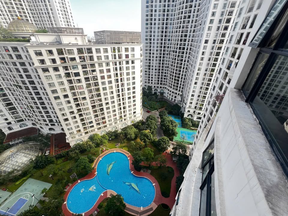 Căn hộ 3 phòng ngủ góc sáng Royal City 24 triệu - Full đồ nội thất đẹp