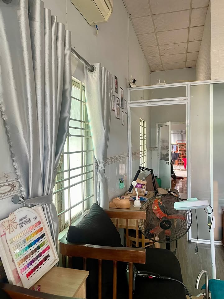 Nhà cấp 4 mặt tiền đường bê tông, xã Thống Nhất 150m² giá 1.95 tỷ - Kinh doanh thuận lợi!