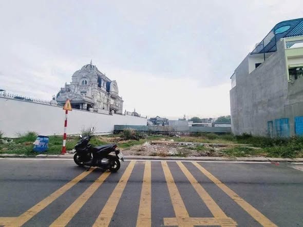 Đất nền mặt tiền Bùi Thị Cội Dĩ An 82m² giá 3.8 tỷ - Cơ hội đầu tư hiếm có!