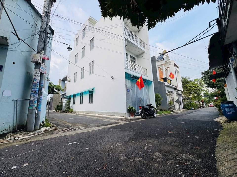 Nhà phố Biên Hòa 70m² giá 3 tỷ - Góc hai mặt tiền, sẵn sàng ở ngay!