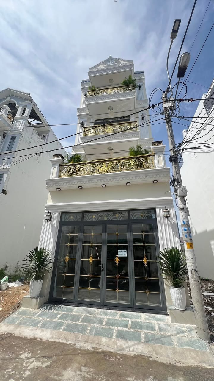 Nhà phố Tân Cổ Điển Đào Tông Nguyên 81m² giá 10.3 tỷ - Xây mới 100%!