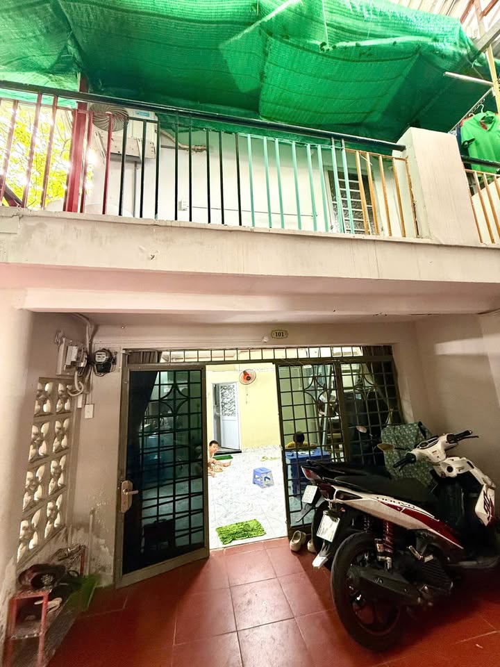 Nhà cho thuê Quận 7, hẻm 3m, diện tích 28m², giá từ 5.5 triệu/tháng - Kinh doanh online tiện lợi!