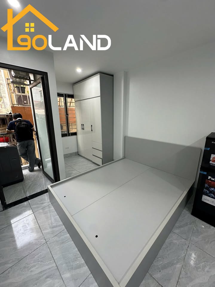 Nhà nhỏ cho thuê tại Pháo Đài Láng, 25m² - Full nội thất, nhận xe điện!