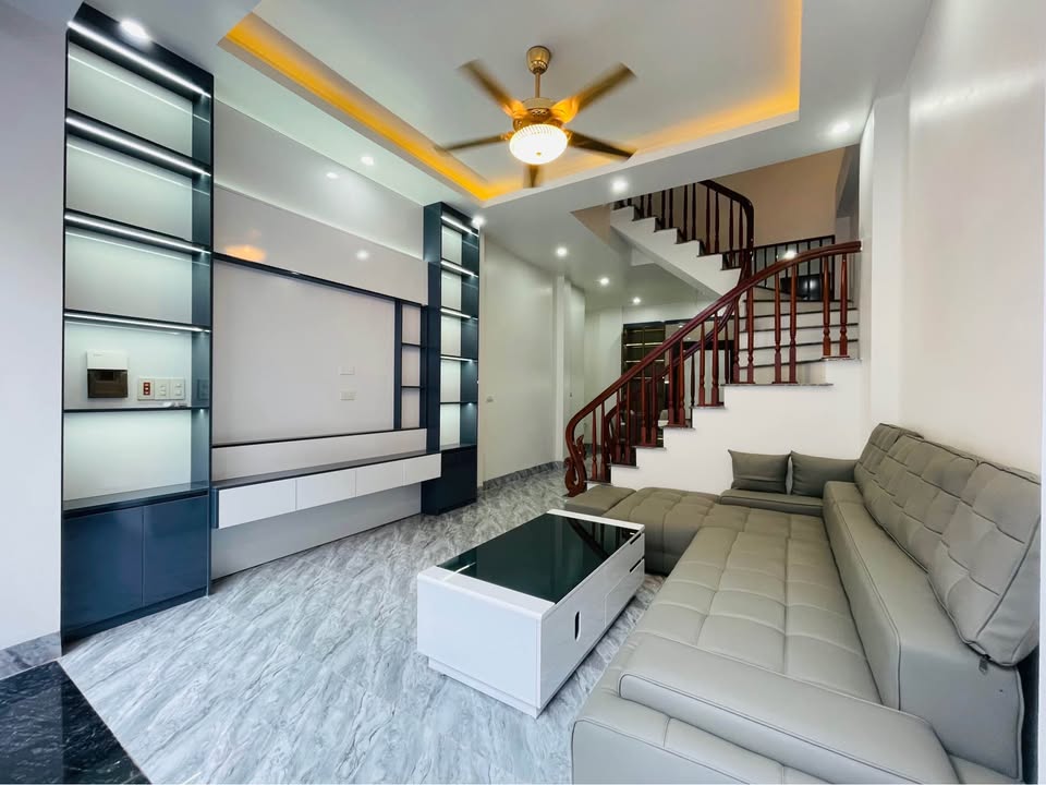 Nhà 3 tầng Quang Trung 50m² giá 2.xxx - Chìa khóa trao tay, sẵn sàng vào ở!