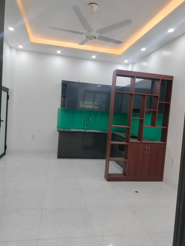 Nhà 3 tầng tại phường Kỳ Bá, Thái Bình 40m² chỉ 1.8 tỷ - Gần trường học, thuận tiện đi lại!