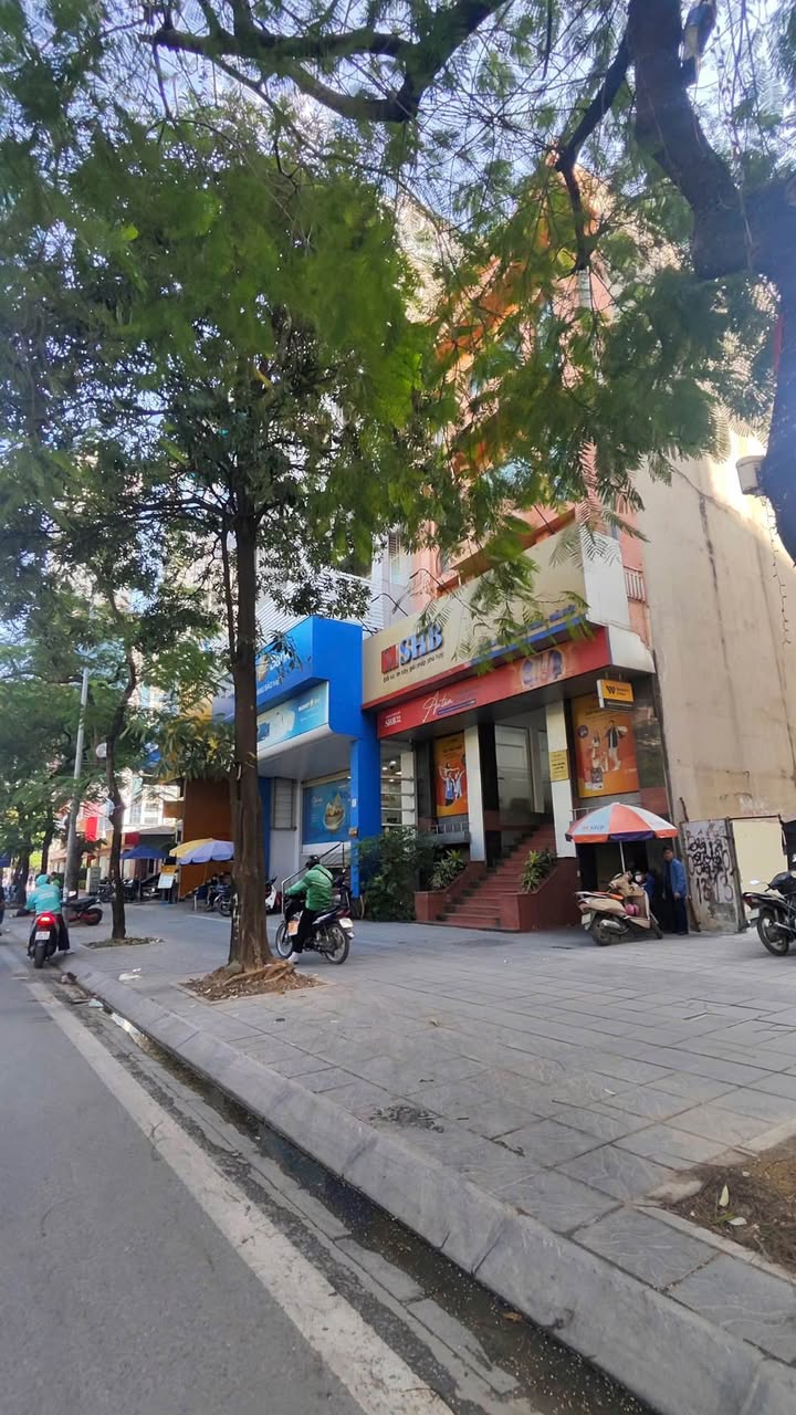 Bán tòa nhà mặt phố Lê Đức Thọ, Nam Từ Liêm, 136m² giá 35 tỷ - Kinh doanh sầm uất!