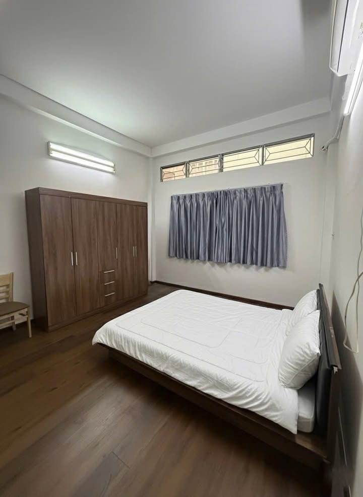 Cho thuê phòng studio Lạc Long Quân 30m² giá 5.8 triệu - Full nội thất, tiện nghi