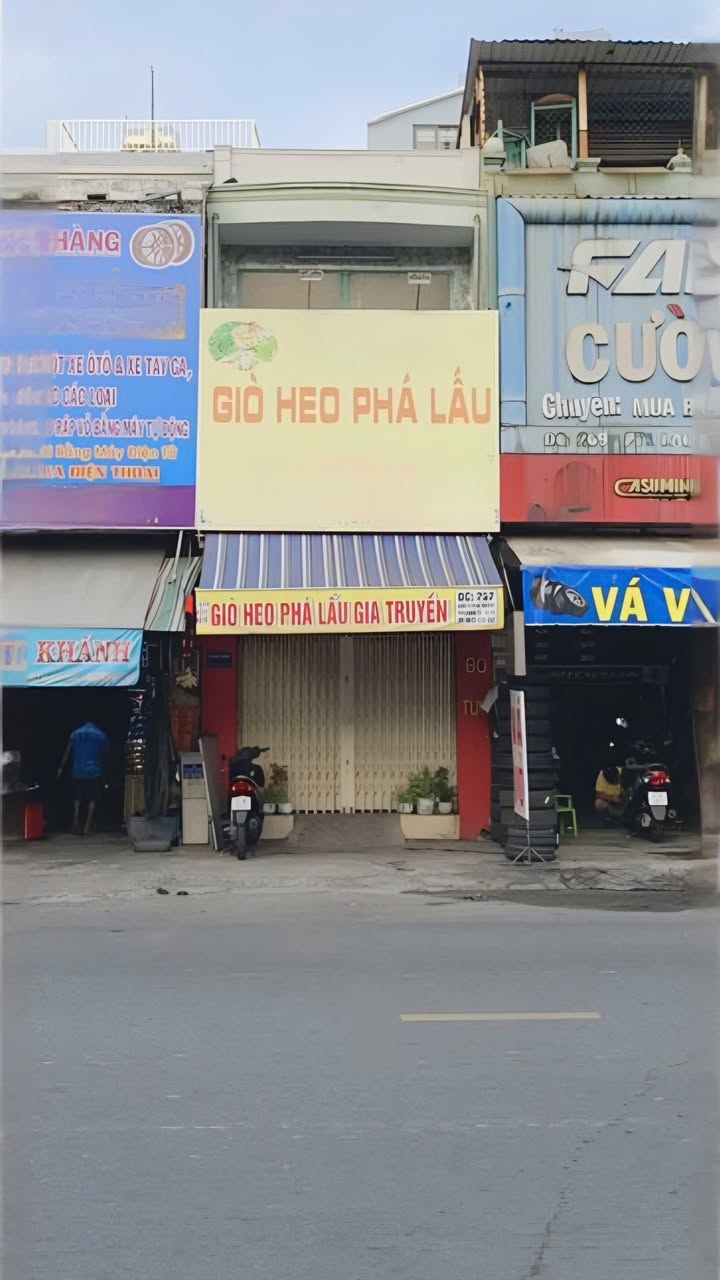 Nhà nguyên căn mặt tiền đường Lạc Long Quân 52m² giá 18 triệu - Thích hợp kinh doanh đa ngành nghề!