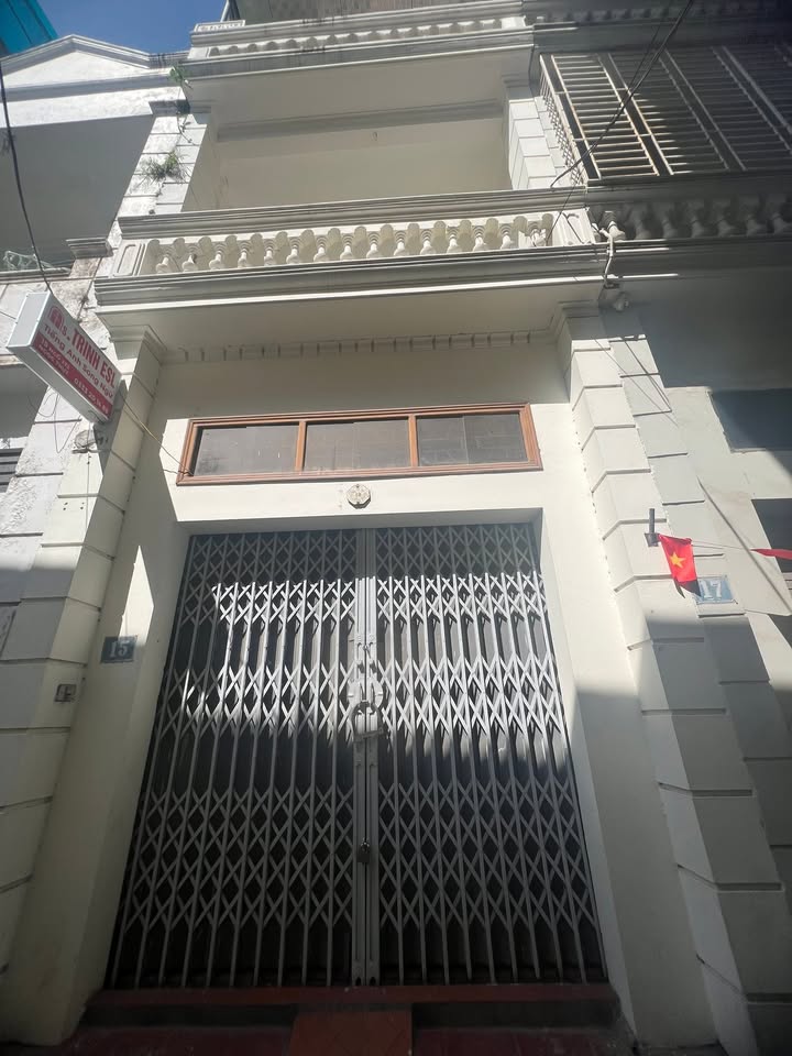 Nhà 3 tầng Ngọc Thụy 70m² giá thỏa thuận - Ô tô vào tận nhà!