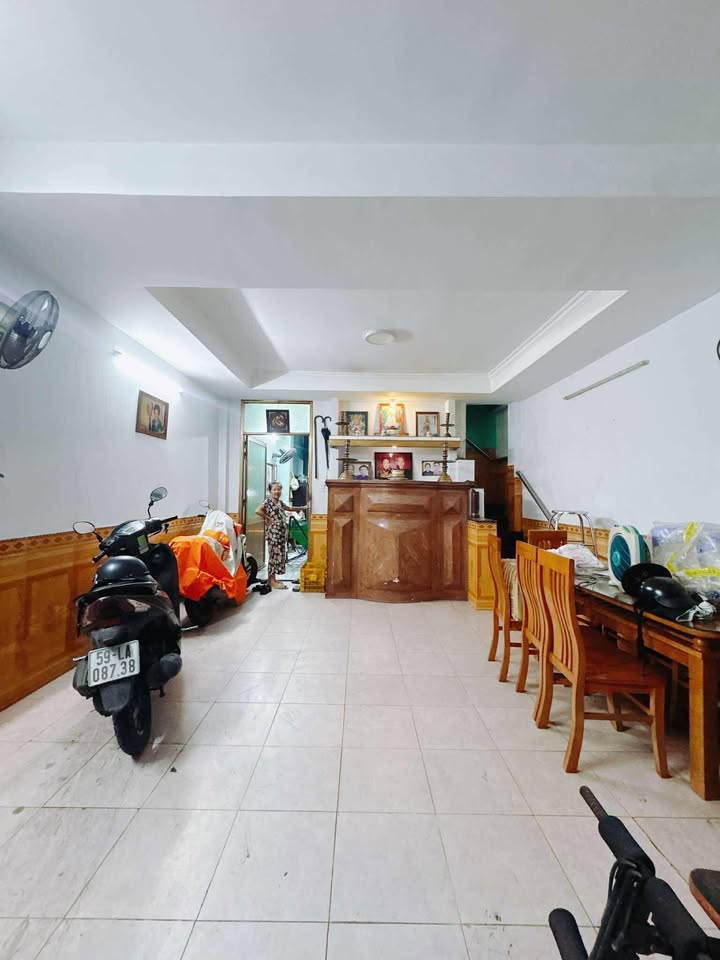 Nhà mặt tiền Dương Bá Trạc, P1 Q8, 85m² giá 17 tỷ - Vị trí kinh doanh sầm uất!