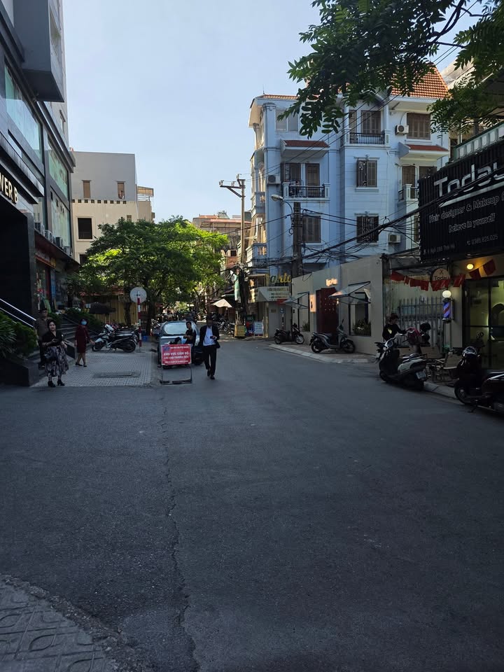 Nhà riêng 55m² Đống Đa giá 8.2 tỷ - Sổ đỏ chính chủ, ô tô đỗ cửa!