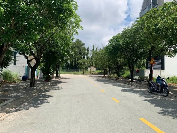 Đất nền The Seasons Lái Thiêu 100m² giá 4.7 tỷ - Sổ đỏ chính chủ, đầu tư sinh lời!