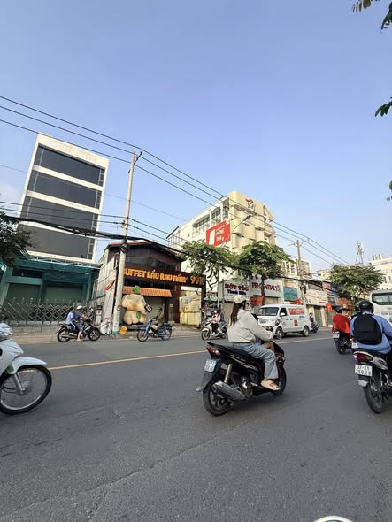 Nhà mặt tiền Đặng Văn Bi Thủ Đức 113m² giá 24 tỷ - Cơ hội đầu tư tuyệt vời!