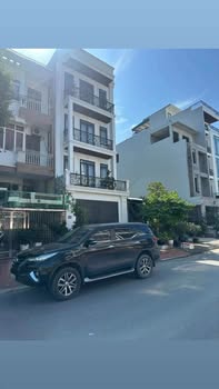 Nhà 4 tầng cao cấp tại KĐT Senco, Yết Kiêu, Hạ Long - Thiết kế hiện đại, đầy đủ nội thất!