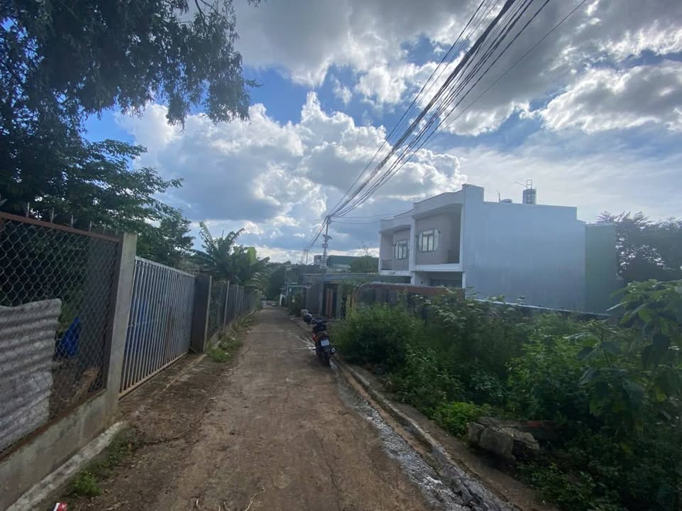 Đất thổ cư Y Moal, TP. Buôn Ma Thuột 110m² giá 1.3 tỷ - Sổ đỏ công chứng ngay!