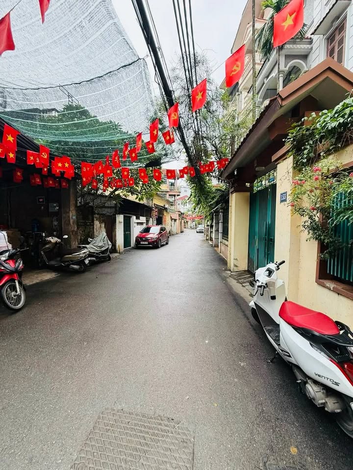 Đất phân lô Đội Cấn 54m² giá 18 tỷ - Tiềm năng tăng giá vượt trội!