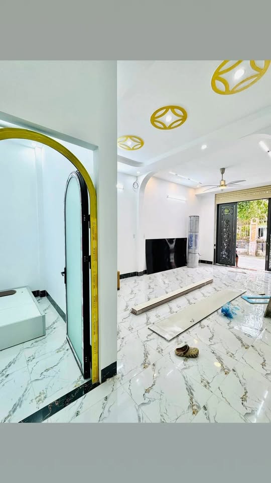 Nhà trệt lầu 50m² quận Bình Thủy giá 2.85 tỷ - Sẵn sàng vào ở ngay!