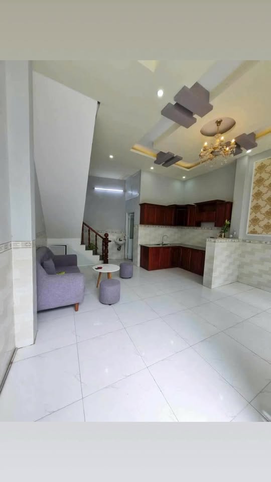 Nhà 2 Lầu Góc 2 Mặt Tiền Đường Đoàn Thị Điểm, Cái Khế - Giá 2 Tỷ, Sẵn Sàng Vào Ở!