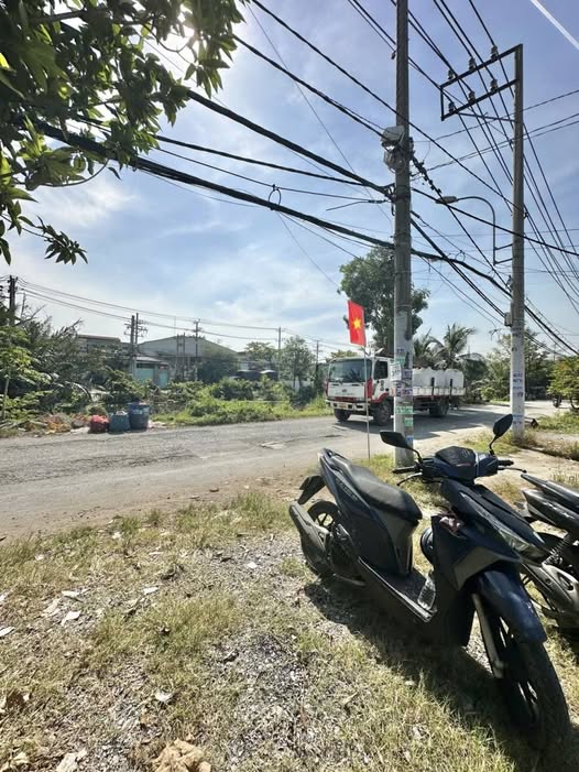 Đất thổ cư 250m² mặt tiền Võ Hữu Lợi, Bình Chánh - Sổ hồng chính chủ, giá chỉ 2.8 tỷ!