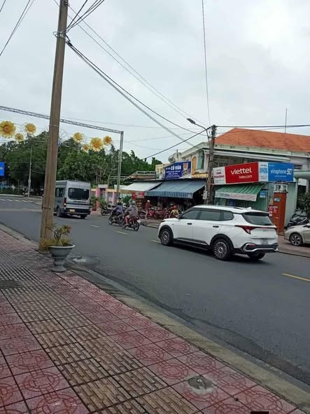 Nhà mặt tiền đường Nguyễn Huệ, Tân An, Long An 120m² giá 6 tỷ - Chính chủ bán gấp!