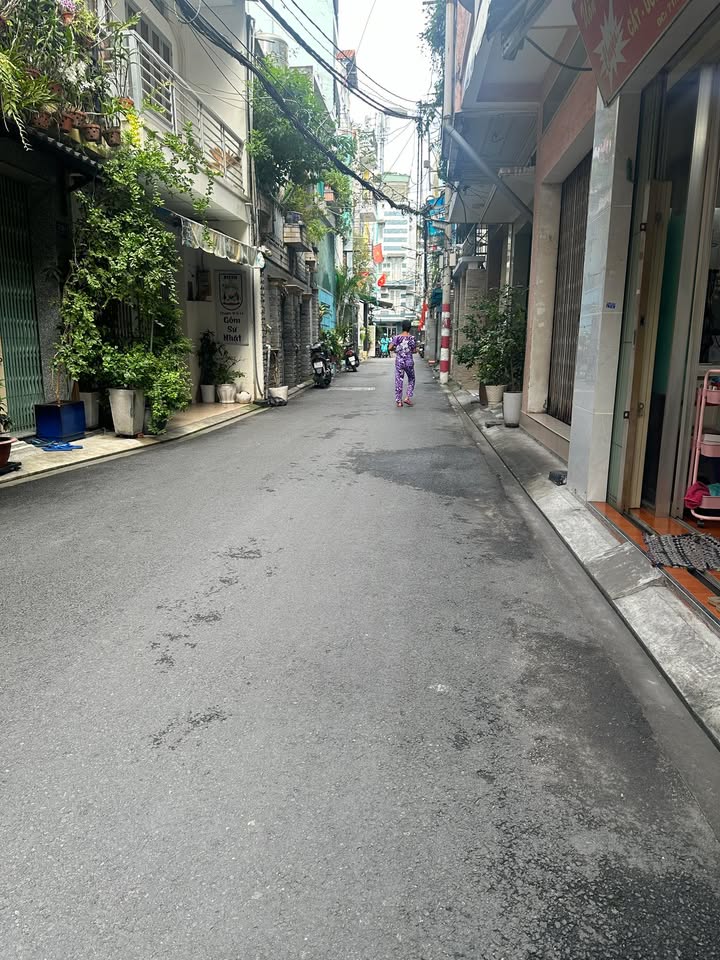 Nhà riêng hẻm xe hơi Cách Mạng Tháng 8, quận 10, diện tích 40m² giá 6 tỷ - Đầu tư sinh lời ngay!