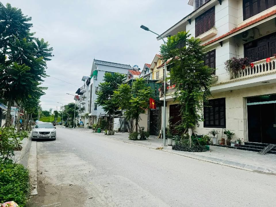 Đất Phúc Lợi Long Biên 46m² giá 5.9 tỷ - Sổ đỏ chính chủ, đầu tư sinh lời!