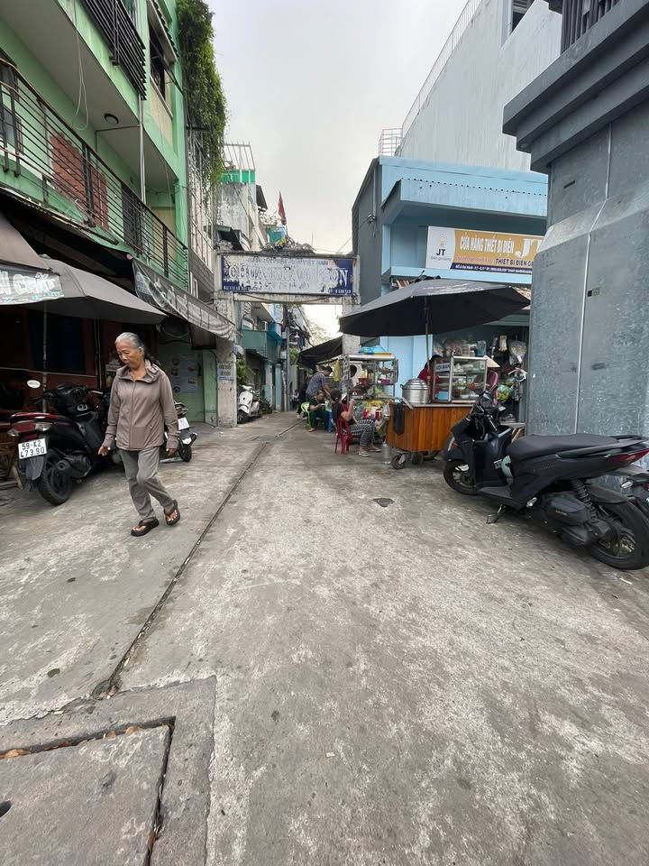 Nhà phố Lê Đại Hành, Quận 11 - 20m² giá 3.4 tỷ - Vị trí trung tâm, giá tốt!