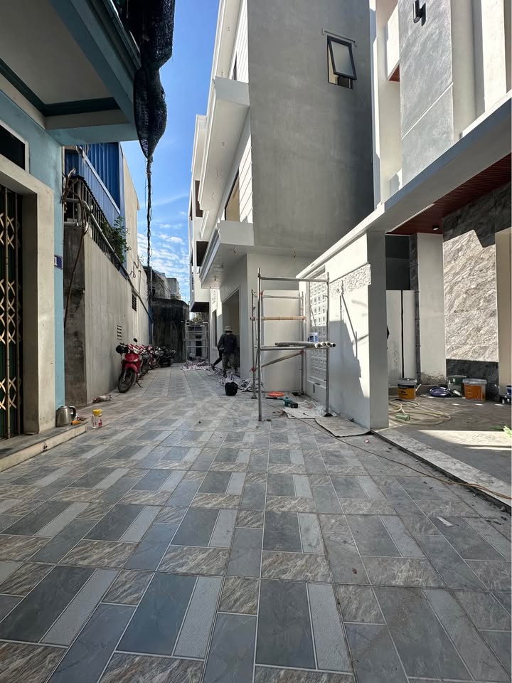 Nhà mặt ngõ Giải Phóng, Nam Định, 70m² giá 2.65 tỷ - Đối diện đường Đỗ Mạnh Đạo!