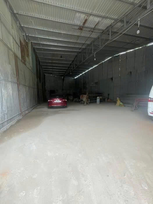 Kho cho thuê mặt tiền Trần Đức, Đà Nẵng 300m² giá 13.5 triệu - Phù hợp chứa hàng