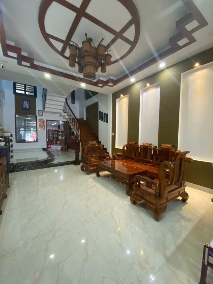 Nhà cho thuê 3 tầng Trưng Nữ Vương 100m² giá 20 triệu - Nội thất đầy đủ, tiện nghi!