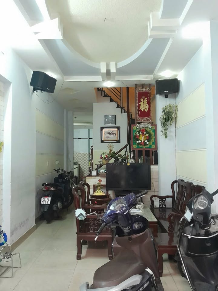 Nhà phố 2 tầng đường Dương Bá Trạc, quận 8 - Sổ hồng riêng, giá chỉ 8.3 tỷ!