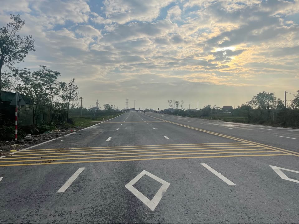 Bán nhà 3 tầng mặt tiền đường Ngô Quyền, 161m² giá 8 tỷ - Đầu tư sinh lời tốt!