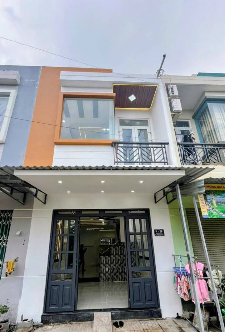 Nhà 2 tầng tại Mỹ Hạnh Nam, Đức Hòa 40m² giá 1.15 tỷ - Sát chợ, tiện lợi!