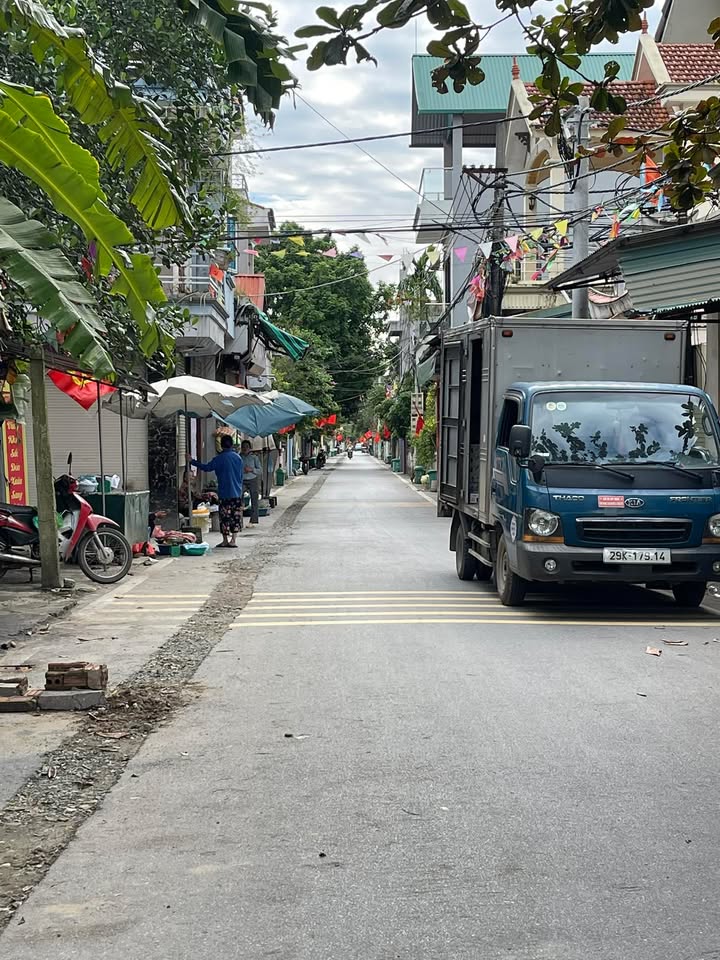 Đất Hạ Mỗ 93m² giá 4 tỷ - Sổ đỏ chính chủ, gần chợ và trường học!