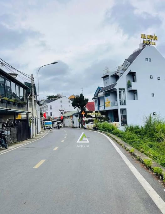 Đất nền mặt tiền 27 Lê Hồng Phong, Đà Lạt 493m² giá 37 tỷ - Địa thế vàng cho đầu tư!