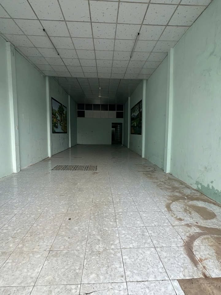 Cho thuê mặt bằng kinh doanh mặt tiền đường xe cont Tân Bình, Dĩ An 150m² - Giá chỉ 7 triệu/tháng!