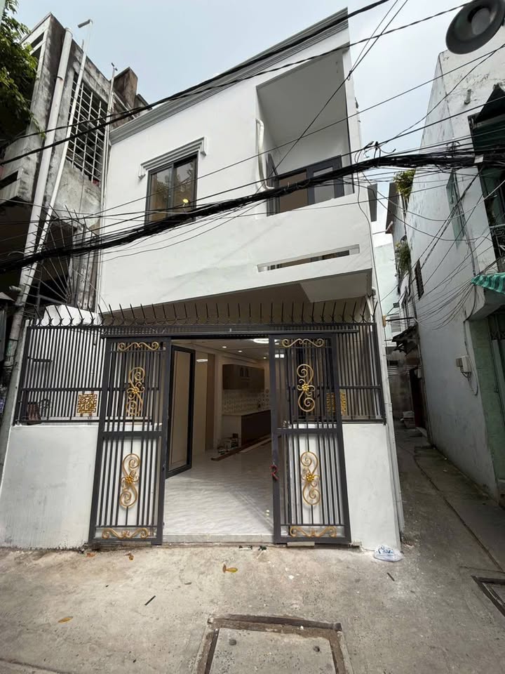 Nhà góc 2 mặt hẻm đường Phạm Văn Chí, Quận 6, 24m² - Giá 3.85 tỷ - Tiện nghi đầy đủ!