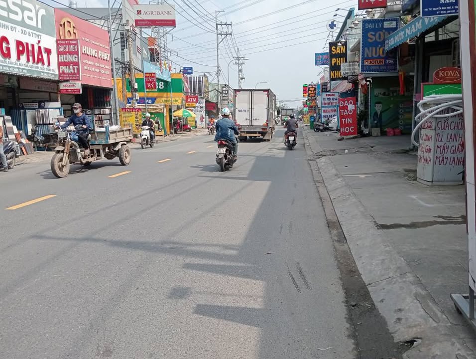 Nhà mặt tiền Tân Chánh Hiệp, Quận 12, 110m² giá 14 tỷ - Kinh doanh sầm uất!