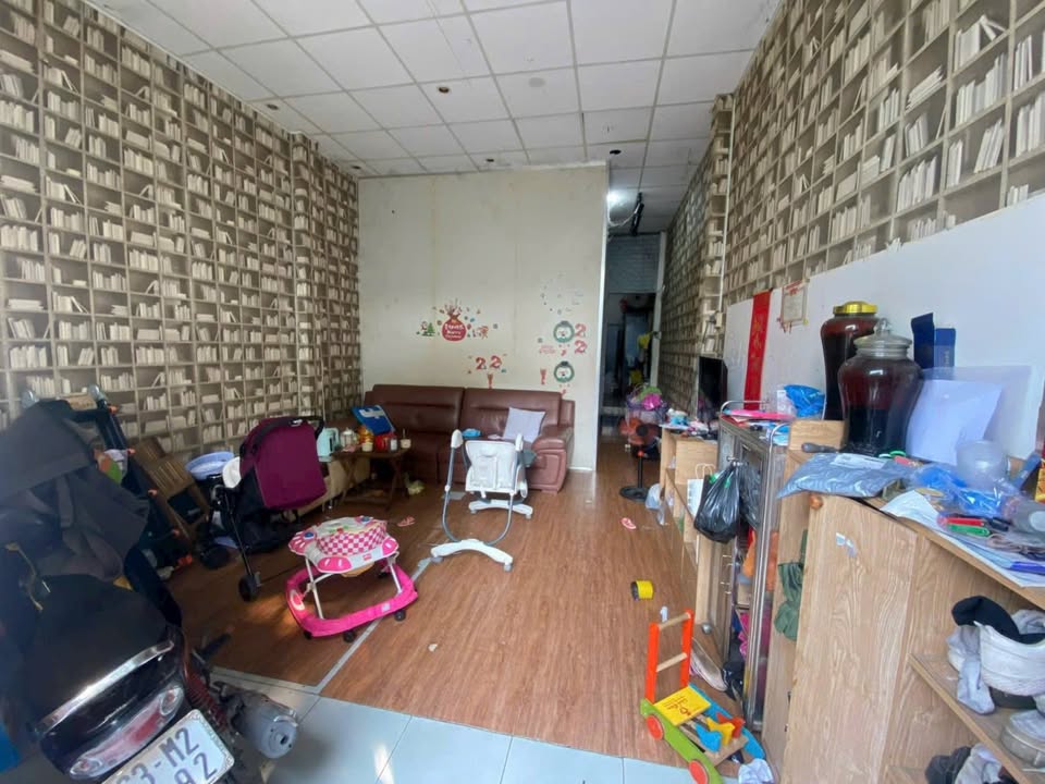 Nhà riêng tại Bình Tân 54m² giá 5.25 tỷ - Hẻm xe hơi khu Tên Lửa, sẵn sàng ở ngay!