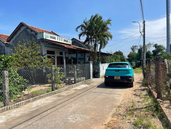 Nhà cấp bốn lô góc 2 mặt tiền đường bê tông Hòa Hiệp, 179m², giá chỉ 699 triệu - Cơ hội đầu tư tuyệt vời!