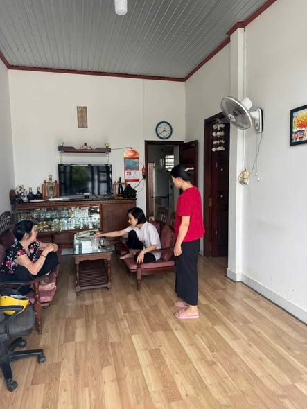 Bán đất tặng nhà mặt tiền Đặng Văn Ngữ, phường Eakao, 180m² chỉ 2.9 tỷ - Đầu tư sinh lời tốt!