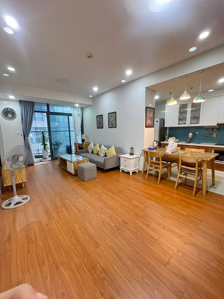 Căn hộ Central Point Cầu Giấy 2PN - Đẹp, đầy đủ nội thất, giá tốt!