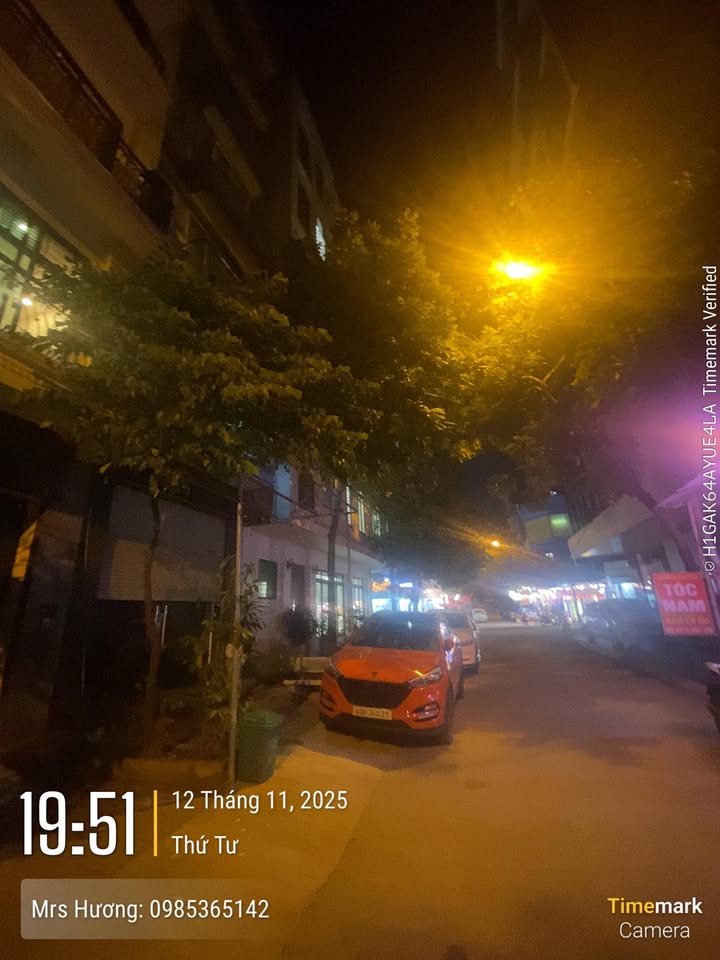 Cho thuê nhà liền kề CT5ABC Văn Khê 2 tầng giá 13 triệu - Vị trí trung tâm, kinh doanh thuận lợi!