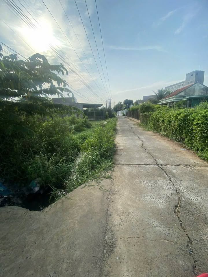 Đất thổ cư 300m² tại phường Hàm Thắng, giá 2 tỷ - Đầu tư sinh lời ngay!