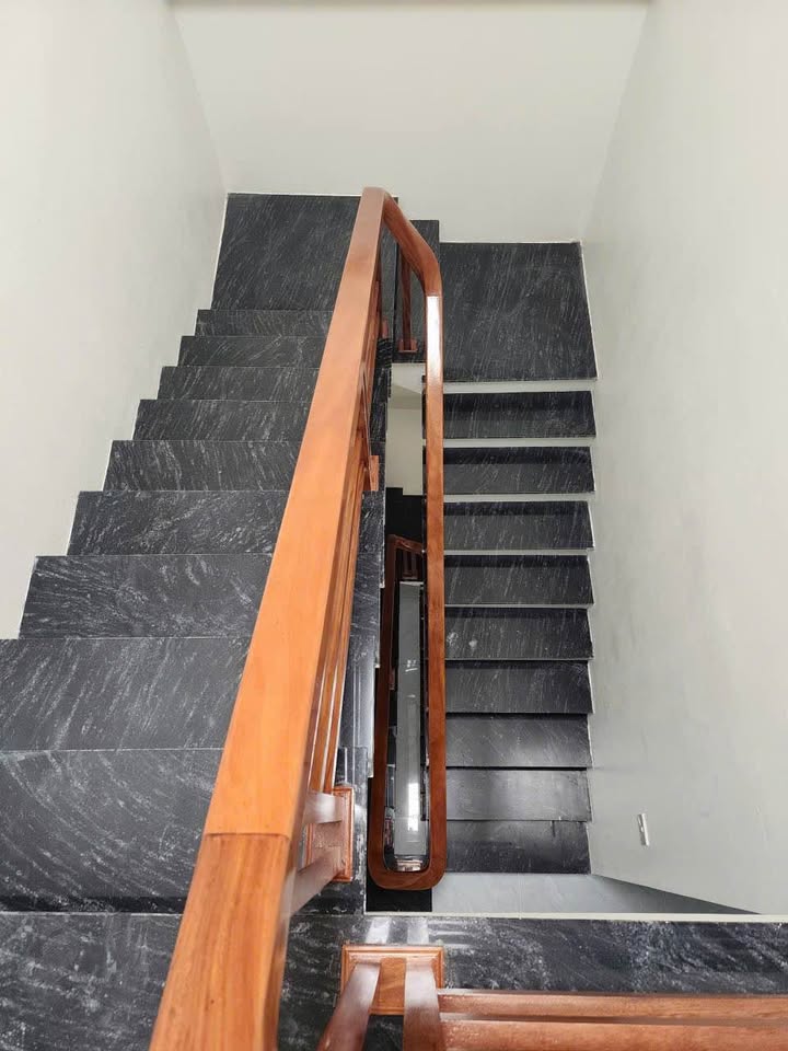 Nhà 3 tầng đường Phạm Thận Duật, Ninh Sơn 79.6m² giá 4 tỷ - Ô tô đỗ tận cửa!