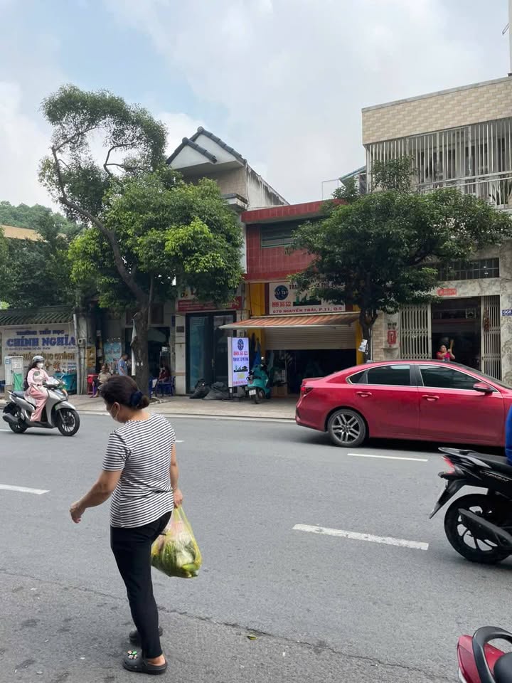 Nhà nguyên căn cho thuê mặt tiền đường Nguyễn Trãi, quận 5 - Phù hợp kinh doanh