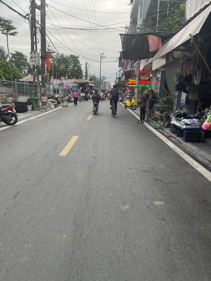 Nhà đẹp 3 tầng tại Mai Đình, Sóc Sơn 120m² - Kinh doanh sầm uất, chính chủ bán gấp!