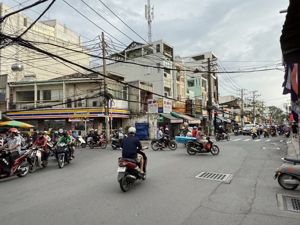 Mặt tiền Phan Văn Trị, Bình Thạnh 63m² giá 15 tỷ - Đầu tư sinh lời ngay!